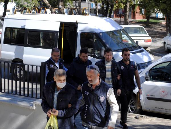 Yunanistan'a kaçmaya çalışan 3 FETÖ şüphelisine tutuklama