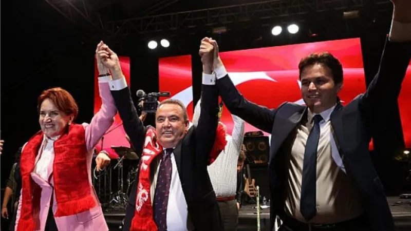 İYİ Parti Genel Başkanı Akşener’den  Başkan Böcek ve Başkan Kocakaya’ya övgü