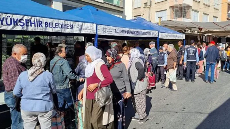 Aydın Büyükşehir Belediyesi Söke de Ata Tohumlarından Kışlık Sebze Fidesi Dağıtımına Başladı