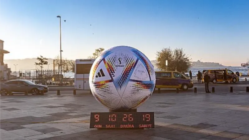 FIFA Dünya Kupası 2022™'nin Resmi Maç Topu Al Rihla Beşiktaş Meydanı’nda Futbolseverlerle Buluşuyor