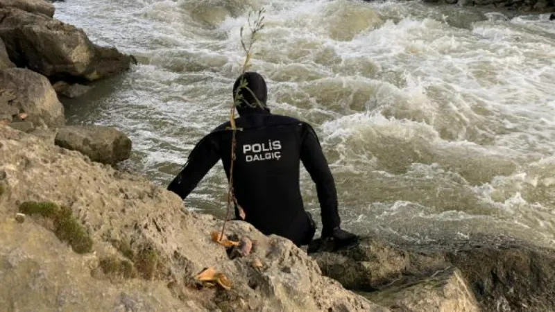 Erdal Sakız cinayetinde kullanılan silahlar Sakarya Nehri'nde aranıyor