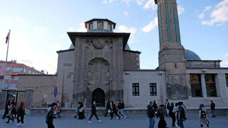 Selçuklu'nun simgelerinden İnce Minareli Medrese'ye 'restorasyon' kararı