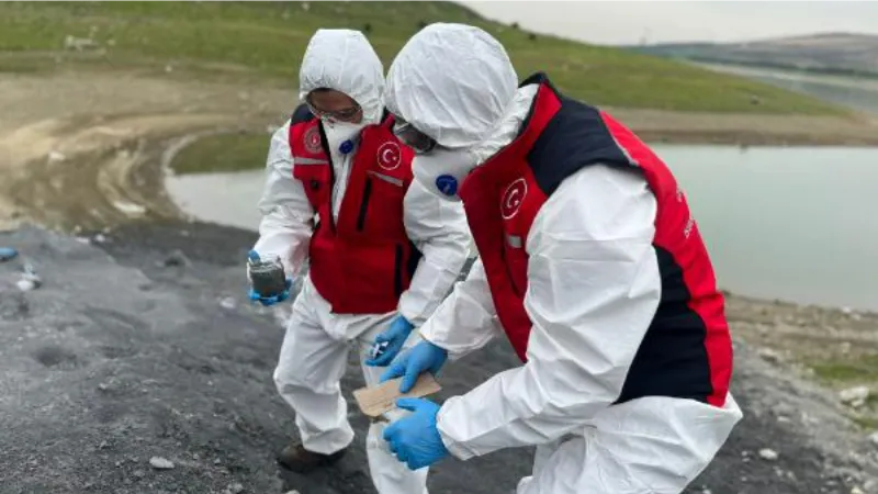 Arnavutköy'de kimyasal atık baraja karıştı; bakanlık inceleme yaptı