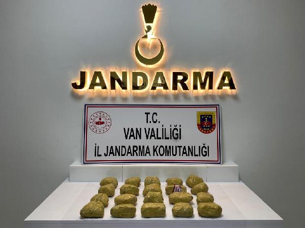 Van'da menfezden 9 kilo esrar çıktı