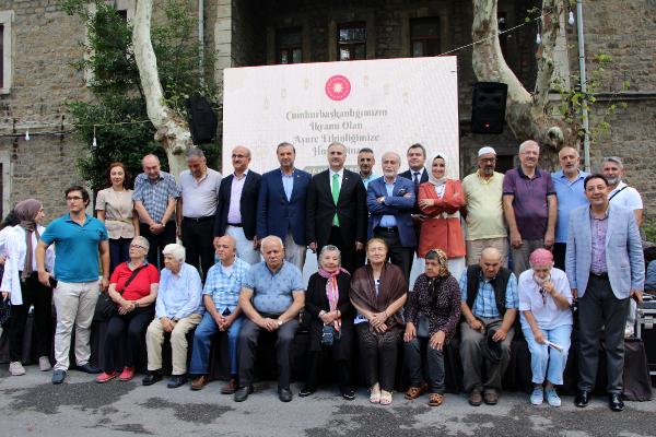 Cumhurbaşkanlığı'ndan Darülaceze'de aşure dağıtımı