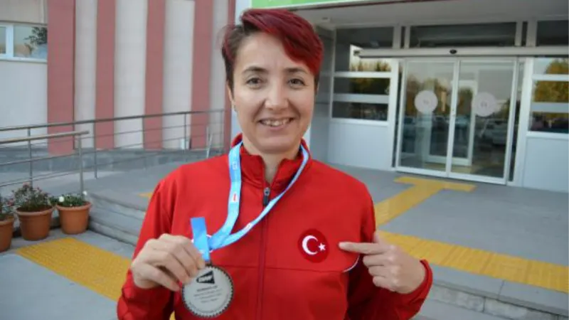 Para badminton dünya ikincisi Halime Yıldız: Paris Olimpiyatları'nda altın madalya kazanmak istiyorum