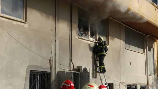 Kocaeli'de depo yangını