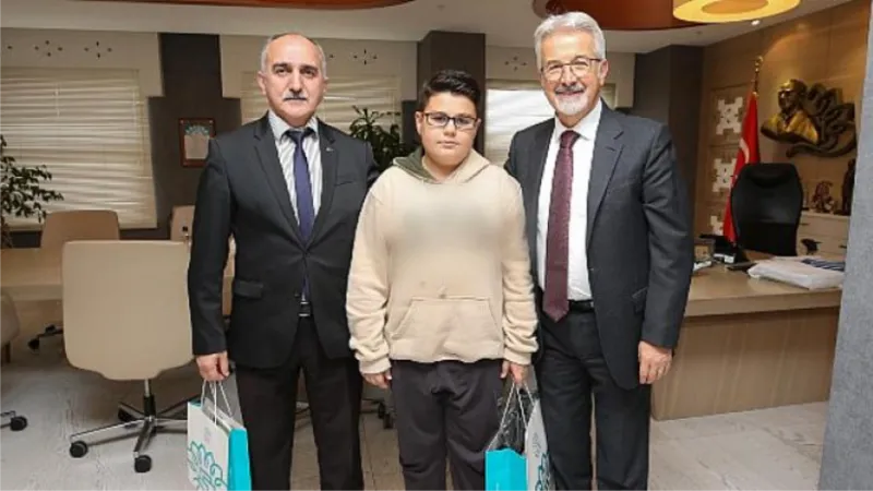Dünya şampiyonu başarısını Başkan Erdem ile paylaştı