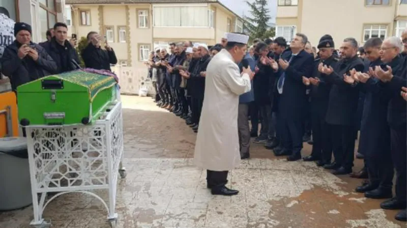 Depremde 8 aylık hamile Sevde öğretmen yaşamını yitirdi, polis eşi enkaz altında