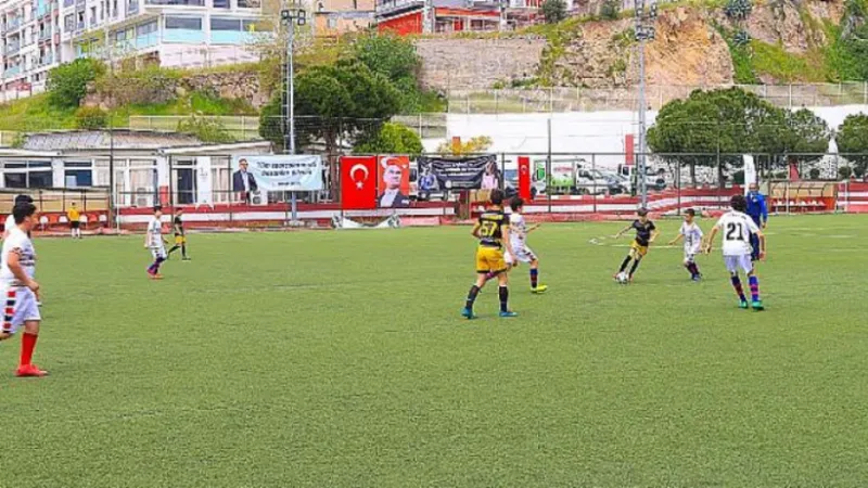Bayraklı’nın spor sahaları yenileniyor