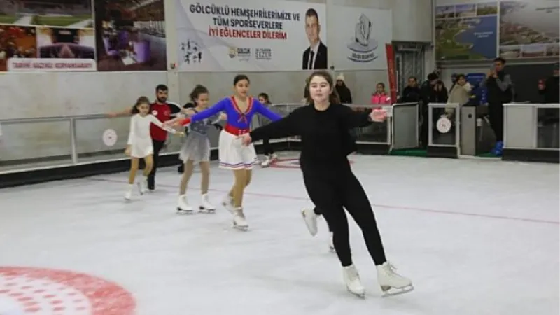 Gölcük Buz Pisti Bakım Sonrası Hizmete Açıldı