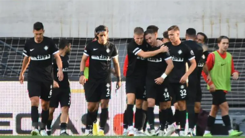 Altay 5 hafta İzmir'de