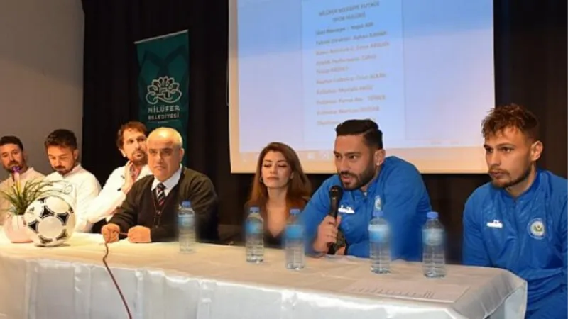Nilüferli futbolcular öğrencilerle deneyimlerini paylaştı