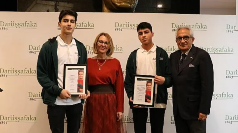 Darüşşafaka’nın rekortmen koşucuları madalya töreninde buluştu