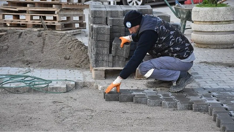 Edremit Belediyesi'nden Yollara Bakım