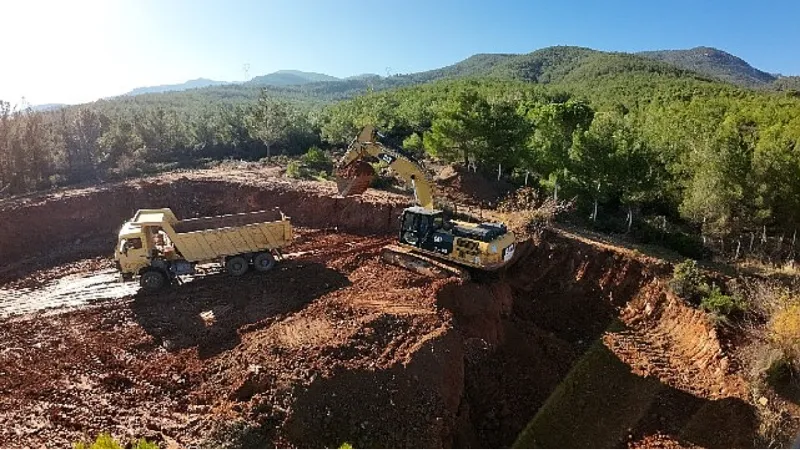 Aski, Karacasu Yazır'da Gölet Genişletme Çalışmasına Başladı