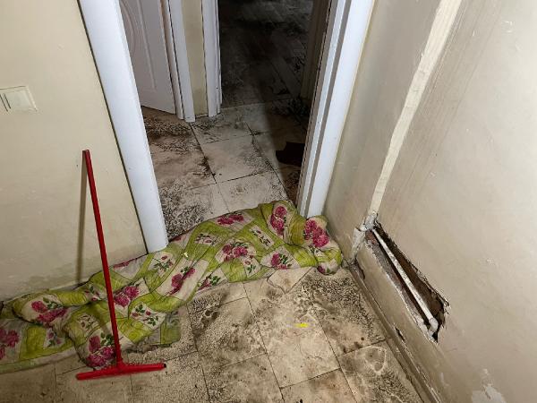 Arnavutköy’de bodrum katındaki daireyi su bastı