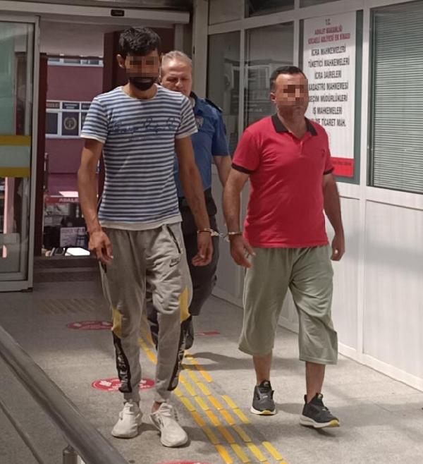 Eşiyle ilişkisi olan komşusunu beyzbol sopasıyla dövdü, otomobilini gasbetti