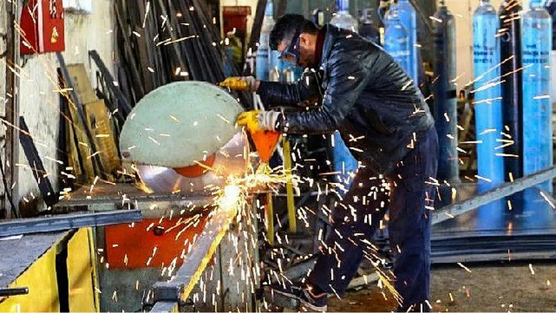 Van Büyükşehir Araç Bakım Atölyelerinde 1 Yılda 7 Bbin 798 Bakım-Onarım İşi Yapıldı