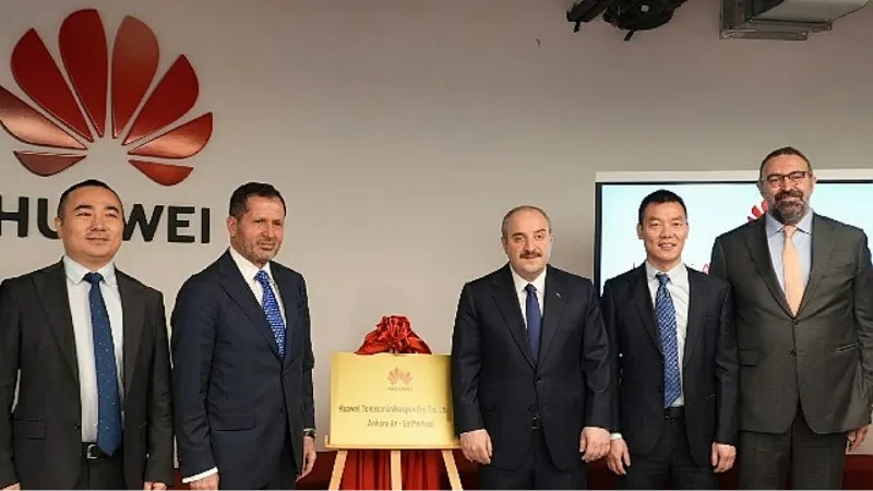 Huawei Türkiye'nin Ankara'daki yeni Ar-Ge Merkezi Bakan Varank tarafından açıldı