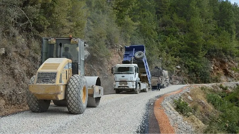 Kırsal mahalle yollarına 123 milyon liralık yatırım