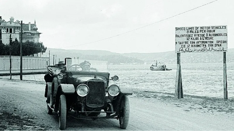 İAE'nin yeni sergisi "Meşgul Şehir: İşgal İstanbul'unda Siyaset ve Gündelik Hayat, 1918–1923" açıldı