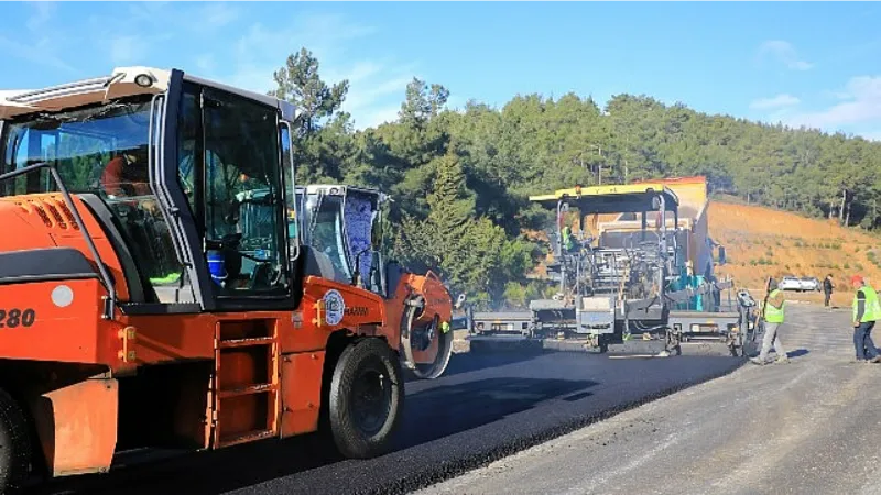 Kavaklıdere'de Yol Çalışmaları Tamamlanıyor