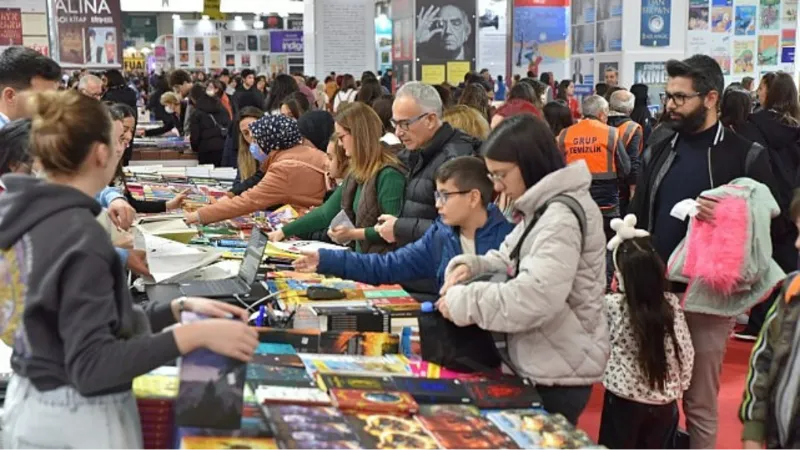 Çukurova 15. Kitap Fuarı Kitapseverlerin Yoğun İlgisi İle Sona Erdi