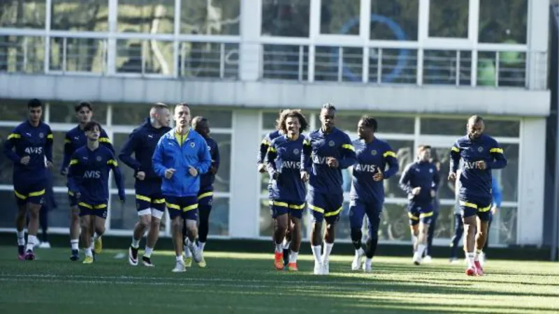Fenerbahçe'nin Dinamo Kiev maçı kamp kadrosu belli oldu