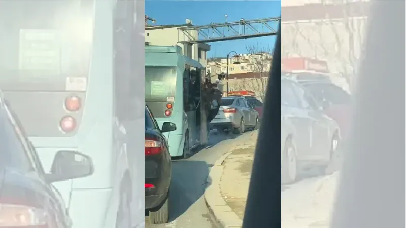 Maltepe'de kapısı açık minibüslerde tehlikeli yolculuk 