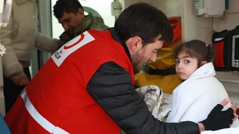 Kızılay Afet Bölgesinde Yardım Çalışmalarını Sürdürüyor