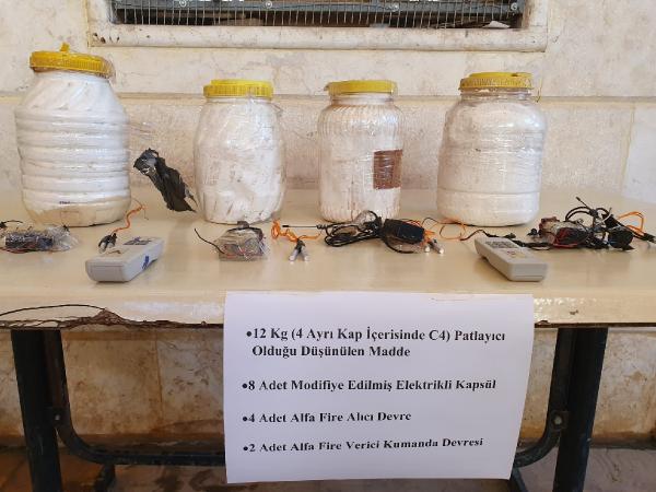 Bakan Soylu: Afrin'de 12 kilogram C4 patlayıcı ele geçirildi