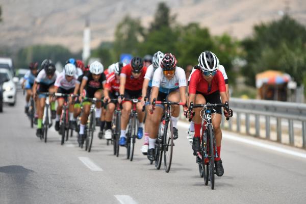 Bisiklet puanlı yol yarışları 6'ncı etabı Tokat'ta başladı