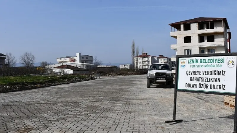 İznik'te Kilitli Parke Taşı Döşeme Çalışmaları Devam Ediyor