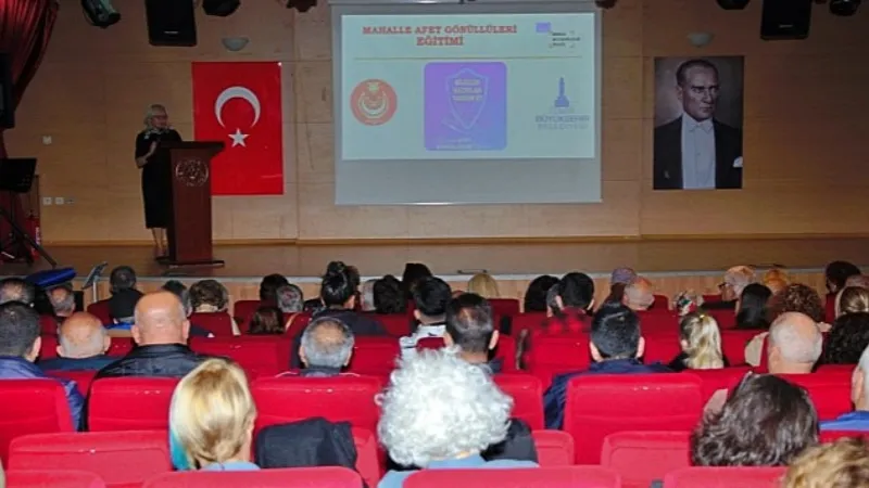 İzmir'de mahalle afet gönüllüleri eğitimleri başladı