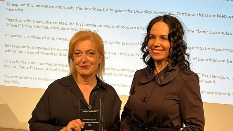 Görme engellileri sanatla buluşturan projenin mimarına uluslararası ödül