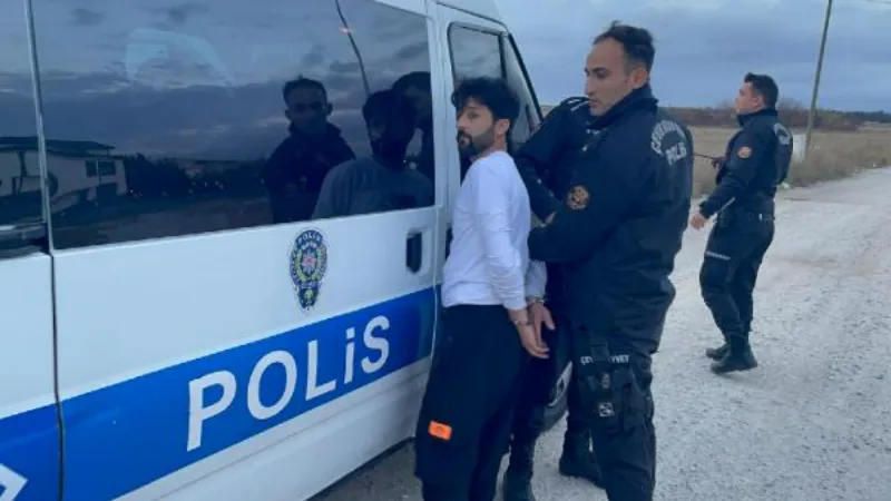 Kırklareli'de 13 kaçak göçmen yakalandı; 1 organizatör tutuklandı