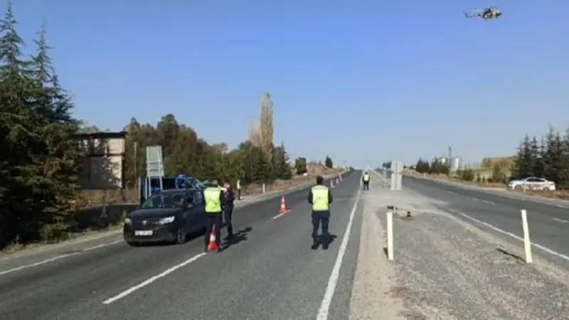Eskişehir'de helikopterli trafik denetimi; 39 sürücüye para cezası