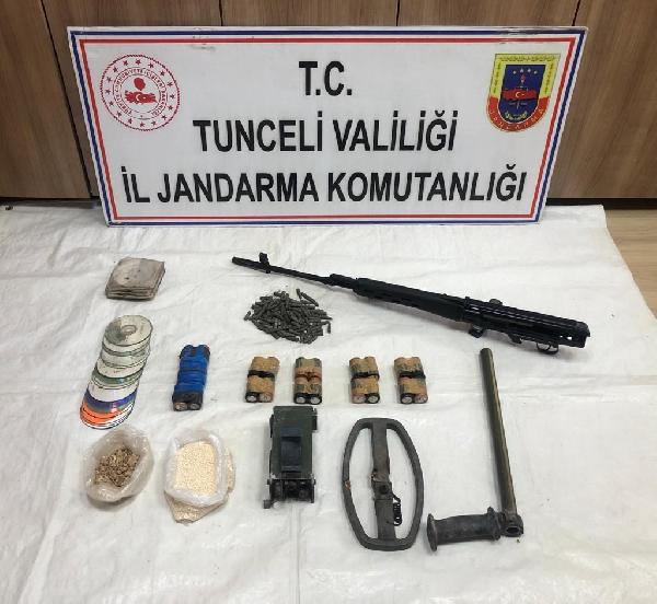 Tunceli'de teröristlerin kullandığı 3 sığınak imha edildi