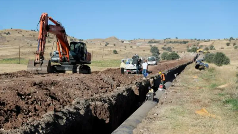 Sivas'ta baraj kurudu, 15-20 günlük su kaldı