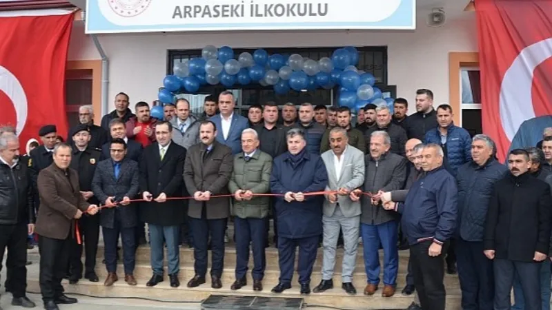 Kınık Arpaseki Köyü'ne Çocukları Sevindiren Hediye