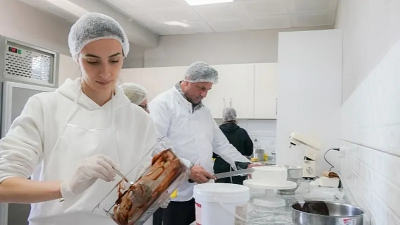 Çeşme'de Meslek Fabrikası hayata geçirildi