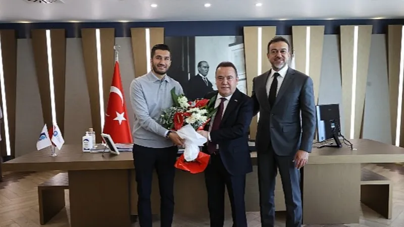 Antalyaspor'un yeni başkanı Sabri Gülel'den Başkan Böcek'e ziyaret