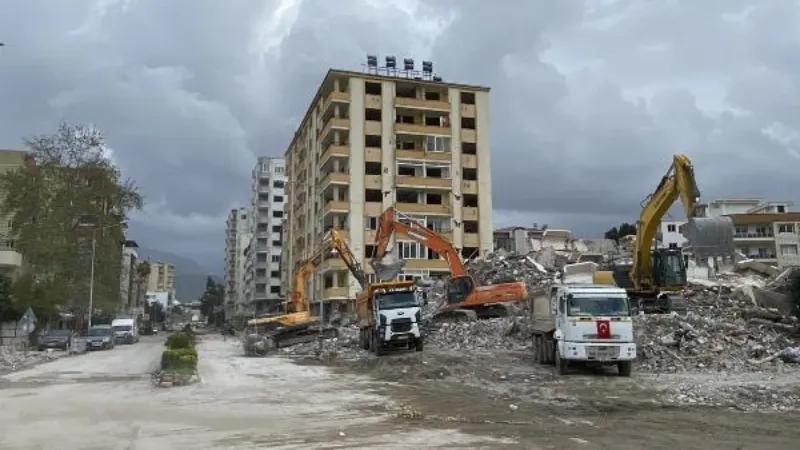 Osmaniye’de acil yıkılacak olan 500 binadan 443’ünün yıkımı tamamlandı