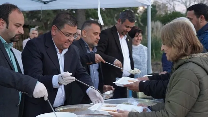 Milas Belediyesi ilk iftar sofrasında 4 bin kişiyi ağırladı