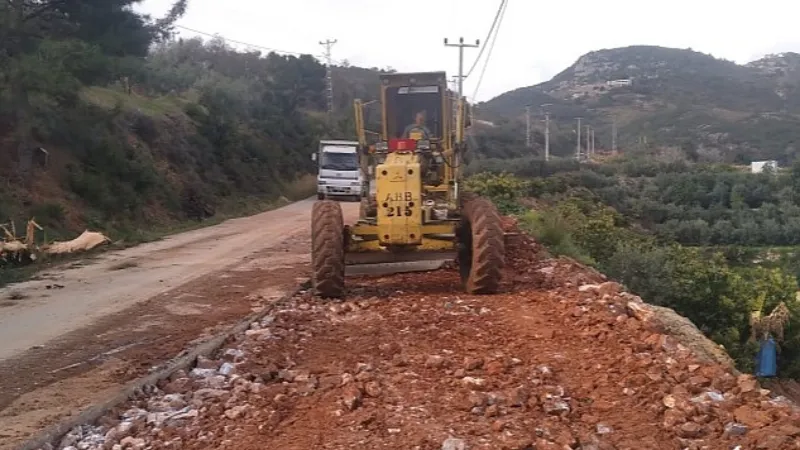 Alanya'da yollar yaza hazırlanıyor