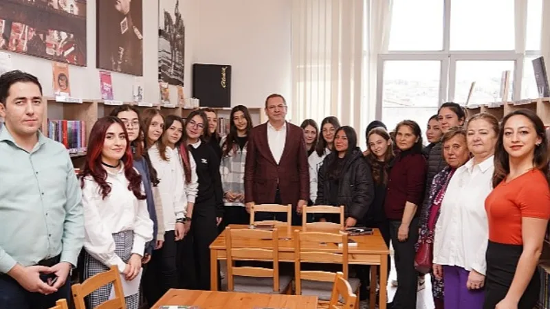Başkan Mesut Ergin Kütüphane Haftası'nı Öğrencilerle Kutladı