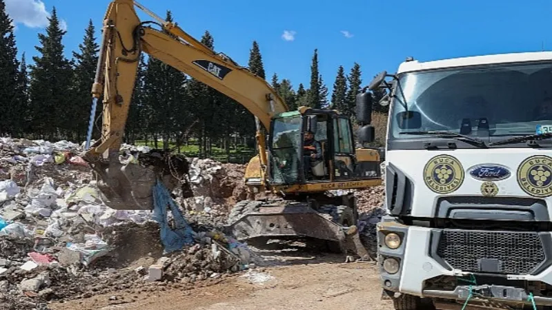 Buca Belediyesi'nden kaçak molozla mücadele