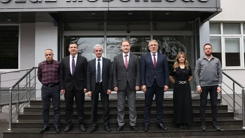 Başkan Savran, Çevre Yolu ve Altyapı Projeleri İçin Kayseri'de