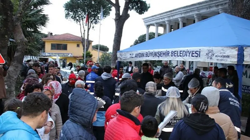 Aydın Büyükşehir Belediyesi Kentin Birçok Noktasında İftar Sofraları Kurmaya Devam Ediyor